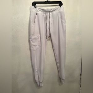 Women’s figs white